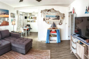 RnR Beach House: 1 mi to Ocean,Pier, Harbor, Beach